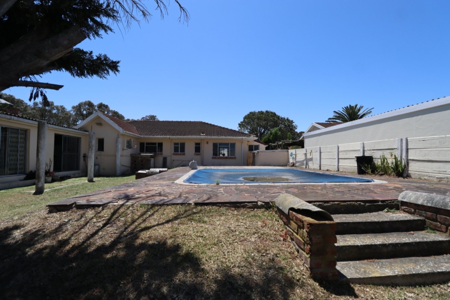 3 Bedroom Property for Sale in Kabega Park Eastern Cape